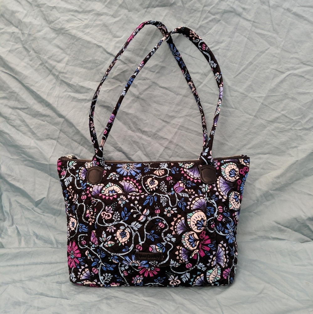 Vera Bradley Carson E/W Tote in Bramble